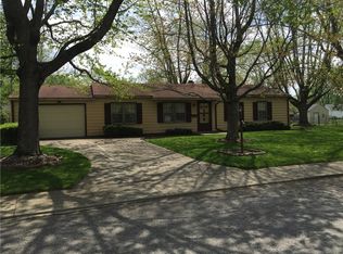 1015 School St, Greenfield, IN 46140