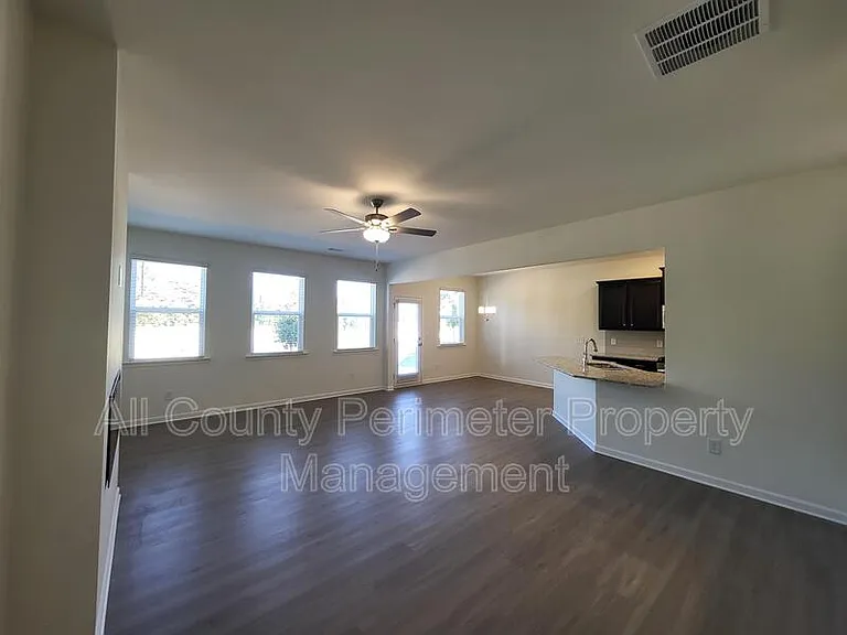 52 Berry Dr — Photo 3