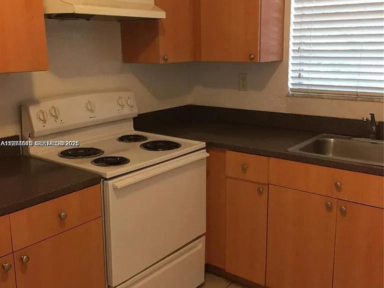 4851 NW 9th Dr #4851 — Photo 2