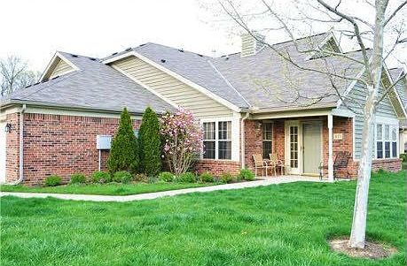 Desirable Inner Unit with Large Grass Area 