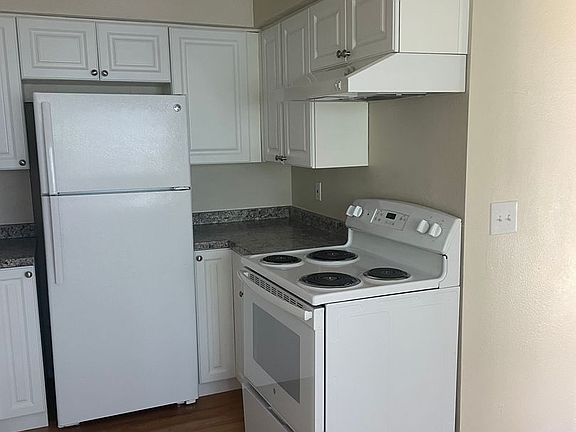 5th image of 1000 & 1030 Del Sol Pl #1000-B