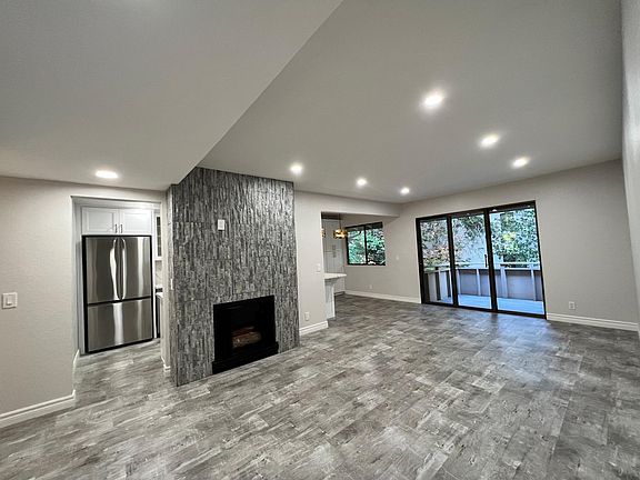 5th image of 20800 4th St APT 6