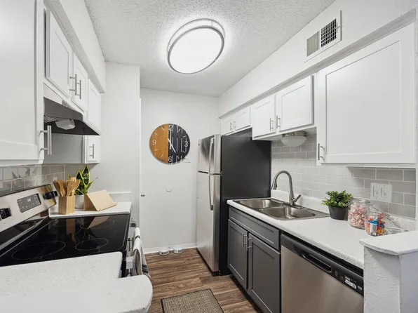 Elevate at Huebner Grove