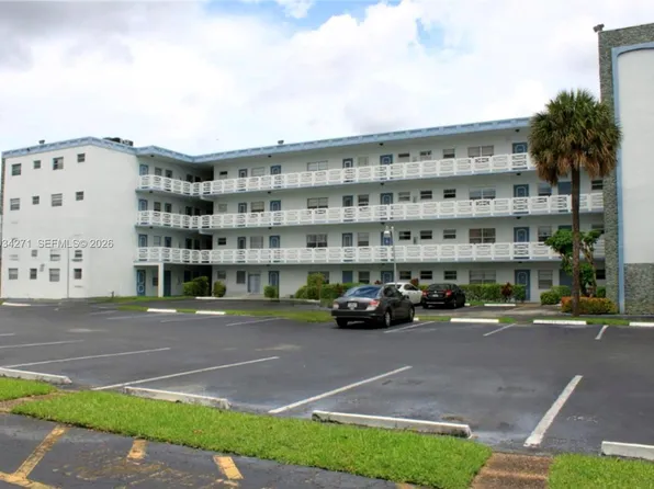 4090 NW 42nd Ave APT 304, Lauderdale Lakes, FL 33319