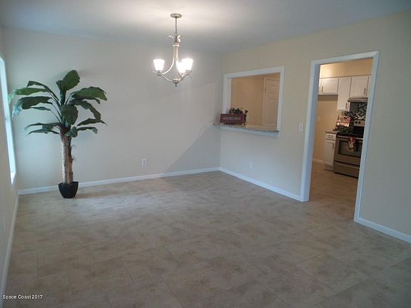 5th image of 912 Aida Cir
