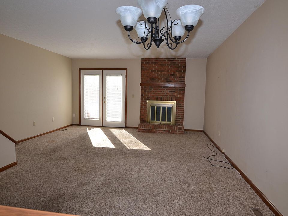 2nd image of 3248 Parkview Cir