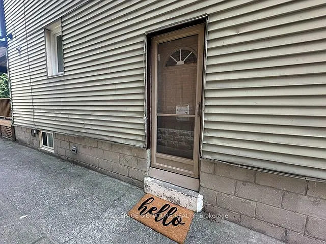 445 Donlands Ave #LOWER — Photo 3