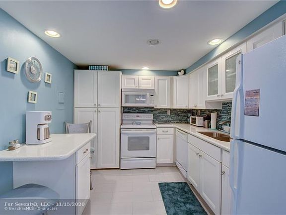 5th image of 531 N Ocean Blvd APT 909