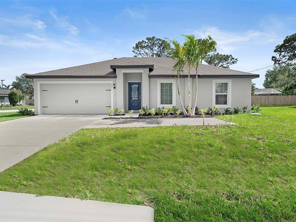 1st image of 1021 SE Floresta Drive