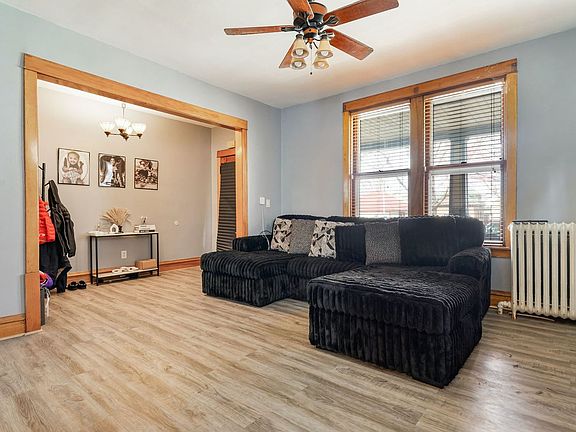 2nd image of 2525 York St APT 1