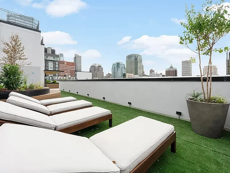 260 Gold St #1307 — Photo 18
