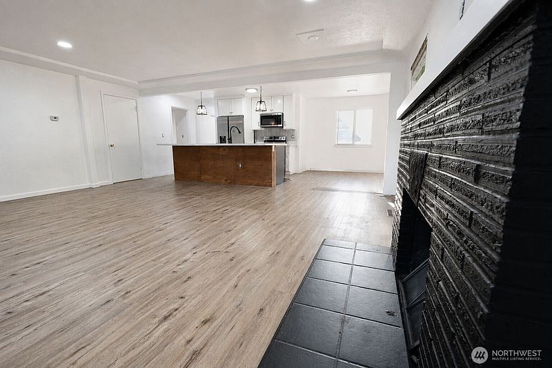 5th image of 6835 Yakima Avenue