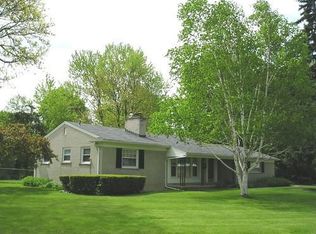 31923 Bella Vista Dr, Farmington Hills, MI