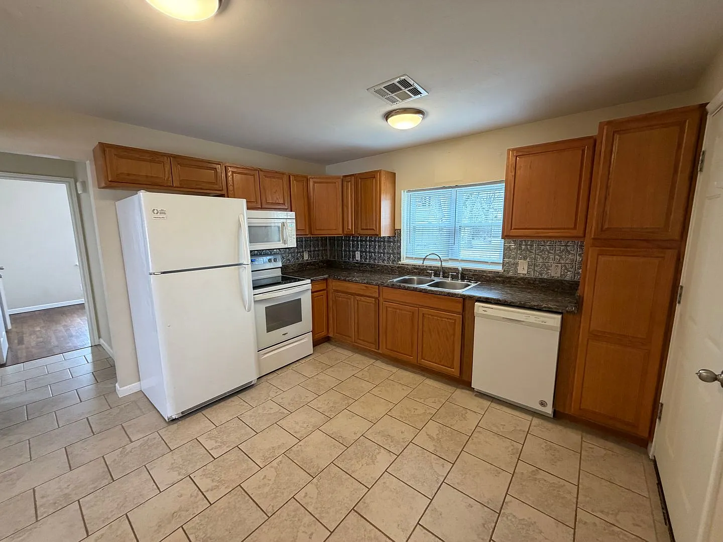 1416 N. Oklahoma Ave — Photo 4