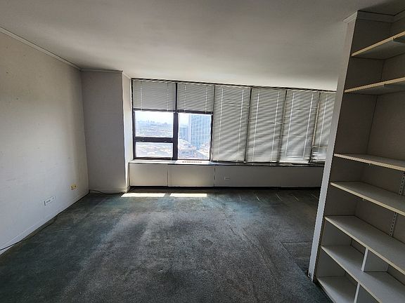 3rd image of 3930 N Pine Grove Ave APT 2202