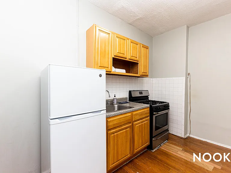 383 S 3rd St #7 — Photo 2