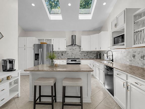5th image of 2052 Prospect Hill Dr