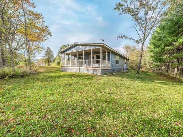 N8108 Huntington Rd, Gresham, WI 54128