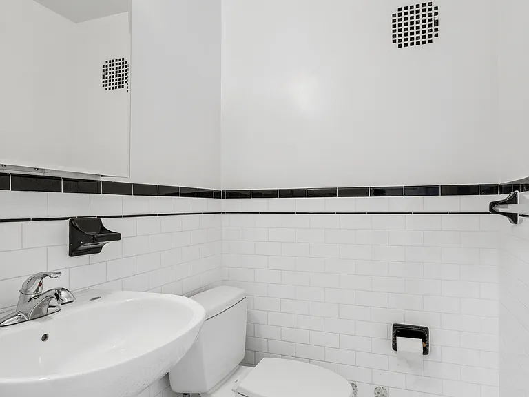 220 Madison Ave #14K — Photo 12