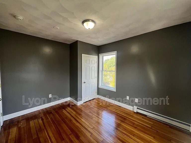 156 Pleasant St #3 — Photo 4