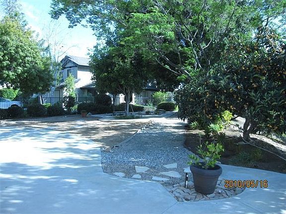 3rd image of 527 N Aspen View Ct