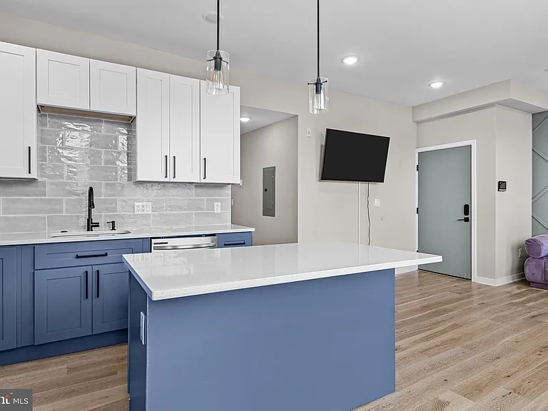 2409 N Hancock St #4 — Photo 17