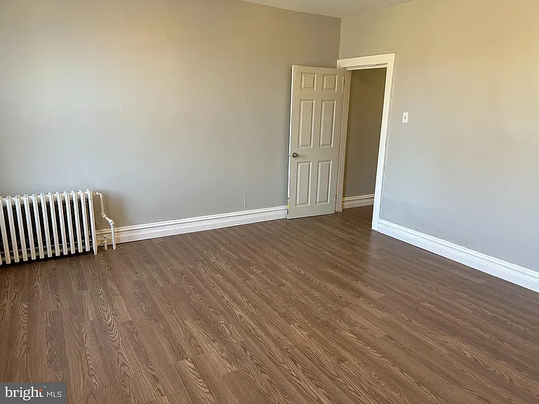 1192 Yorkship Sq — Photo 22