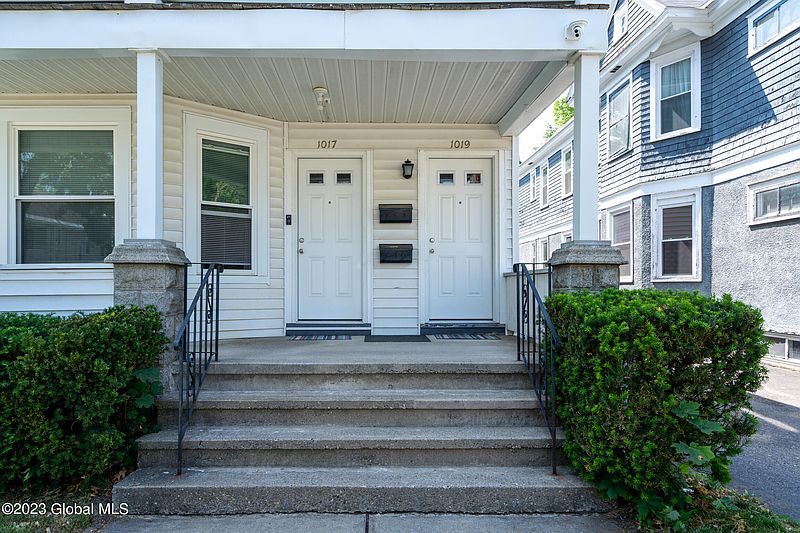 3rd image of 1017 Baker Avenue
