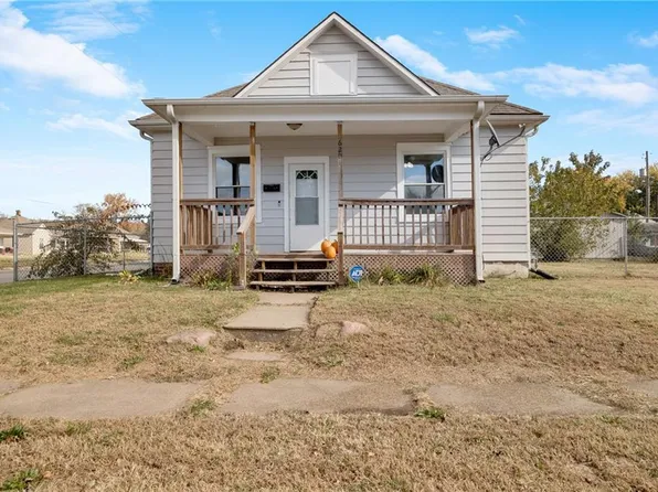 6201 Sherman St, Saint Joseph, MO 64504