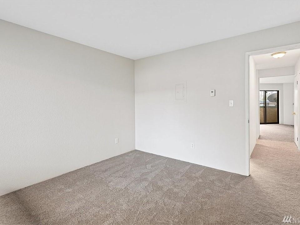 1st image of 3024 NE 143rd St APT 203