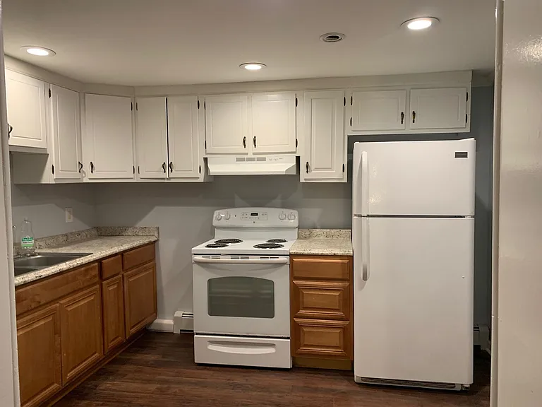 908 Buchanan Dr #B — Photo 4