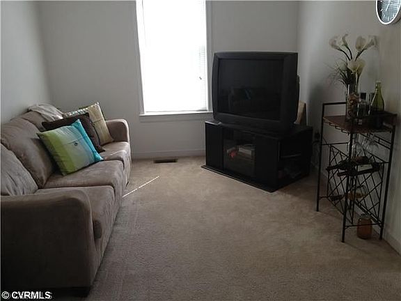 2nd image of 413 N Ivy Ave