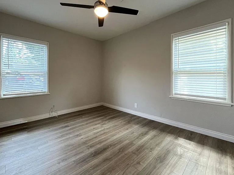 MMR - 1433 Miramar — Photo 11