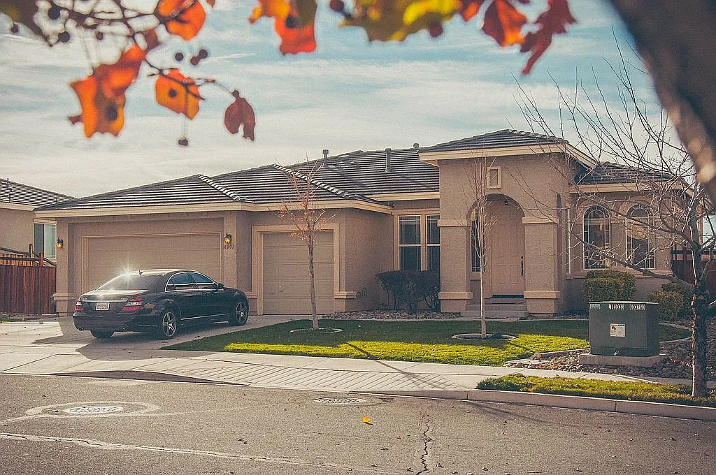 6101 Solstice Dr photo 1