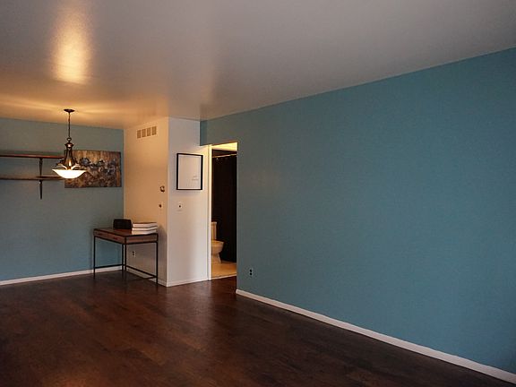 Dining room...