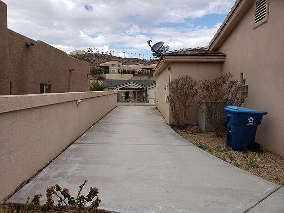 3rd image of 4150 Black Hill Dr