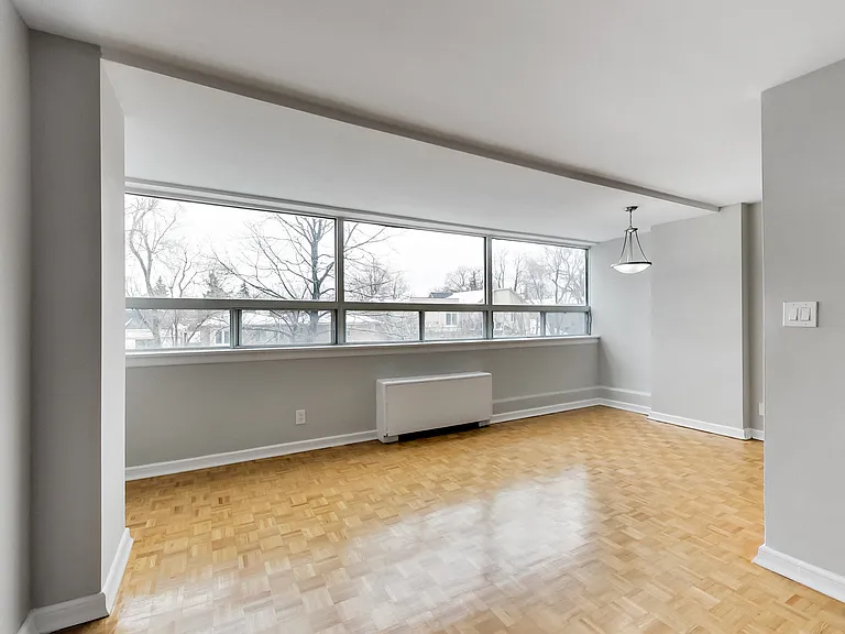 630 Roselawn Ave — Photo 10