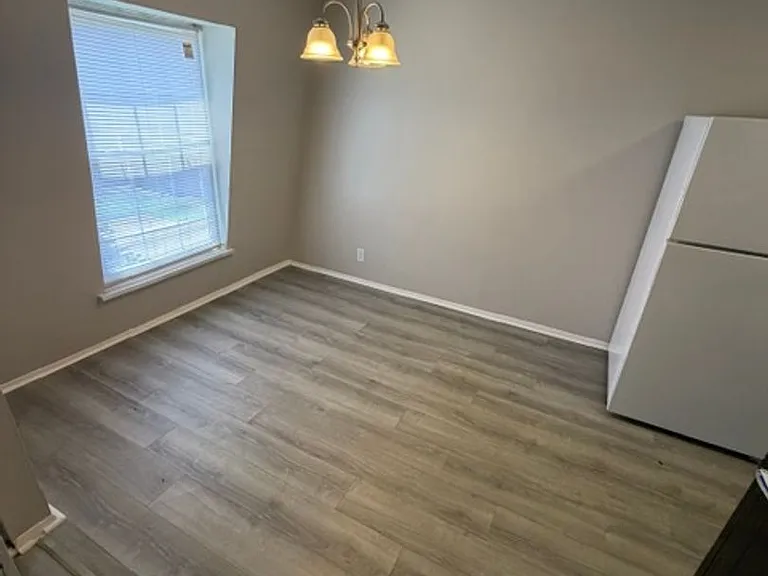 Naveen Pine Apartments — Photo 13