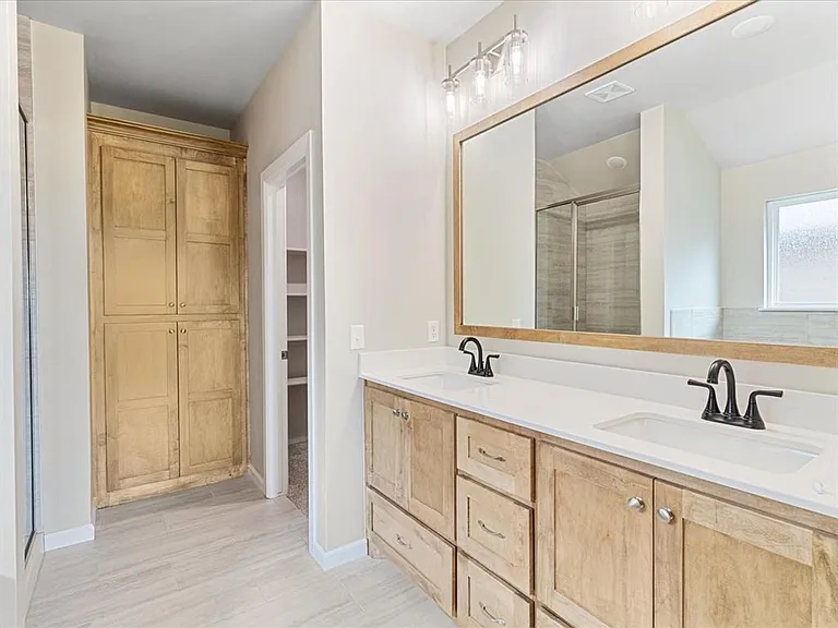 528 Hackberry Ln — Photo 10