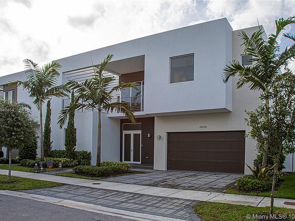 3rd image of 10058 NW 77th St