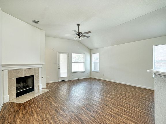 3rd image of 1020 Downridge Dr