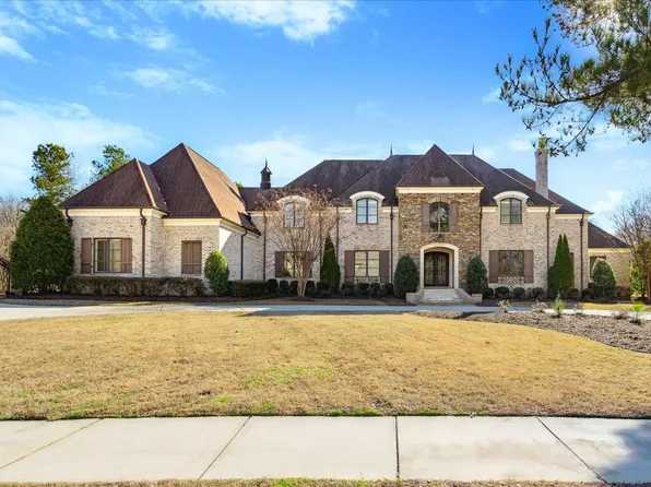 9043 Hollybrook Ln S, Germantown, TN 38138