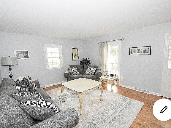 4th image of 321 Oshanta Ct
