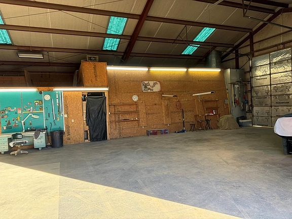 5th image of 612 SE Avenue F
