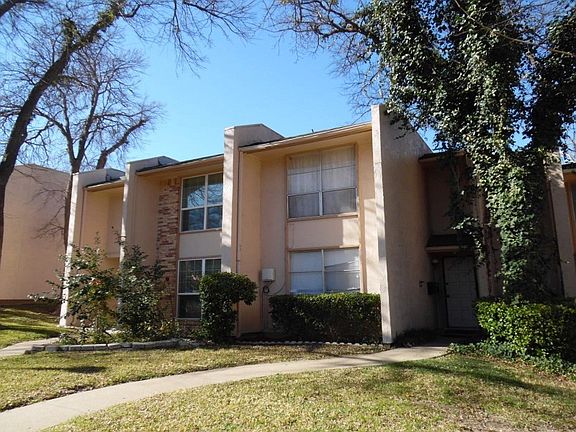 2nd image of 321 Arborview Dr