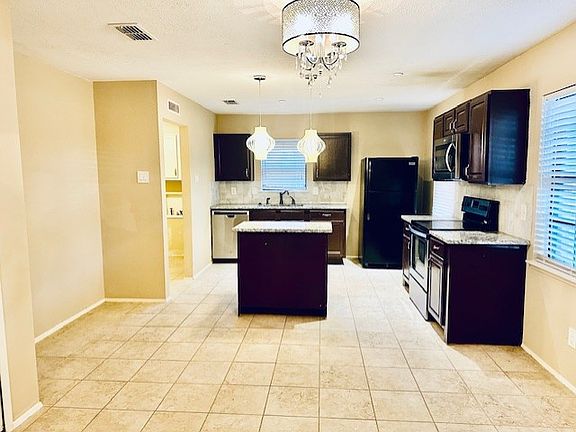 5th image of 4909 Avery Cir