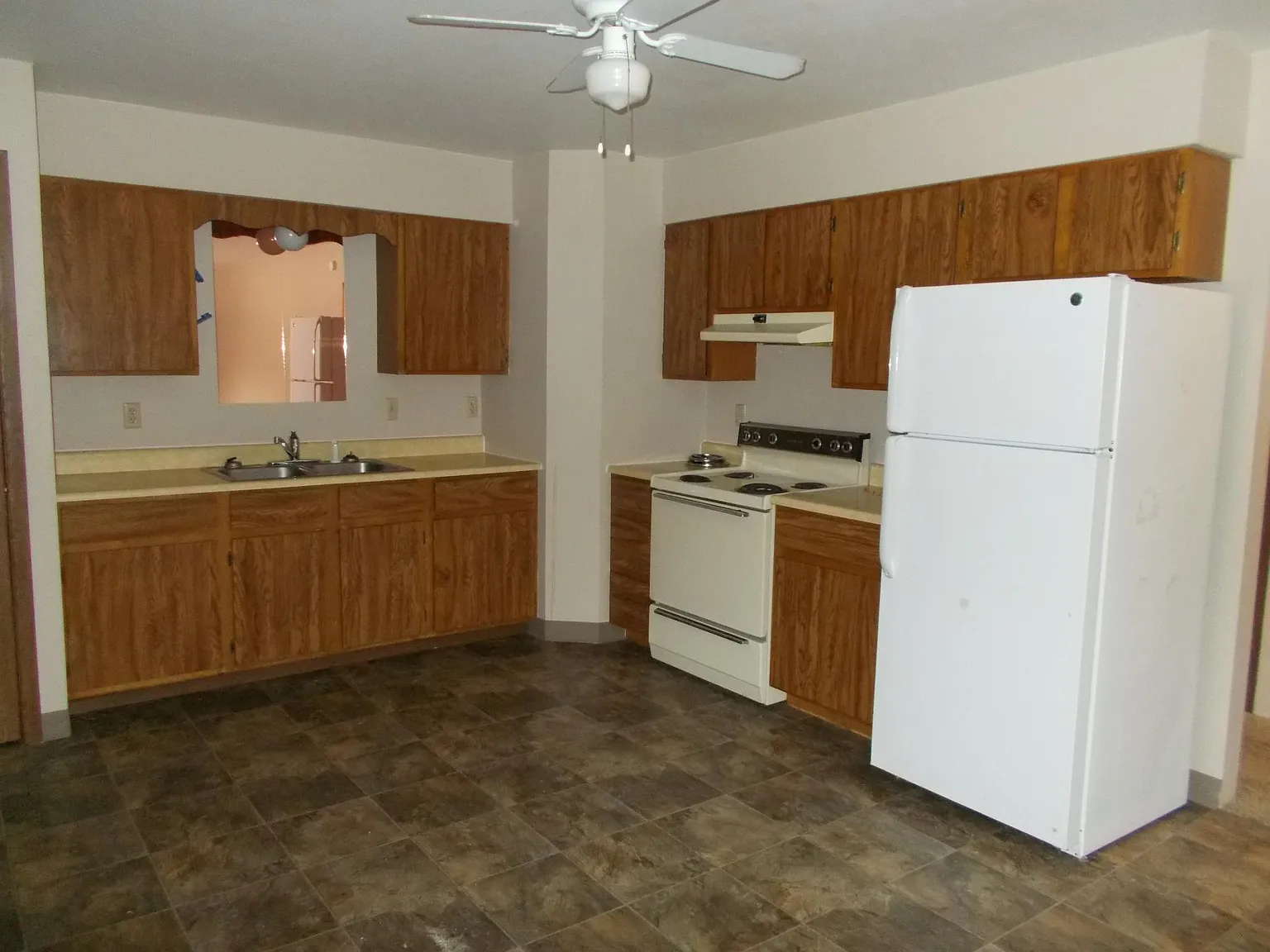 2 bed, 850 sqft, $1,250 — Photo 2