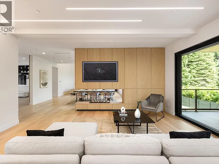 620 Kenwood Rd — Photo 8