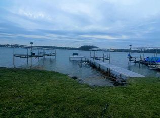 N4142 Sleepy Hollow Rd, Cambridge, WI 53523