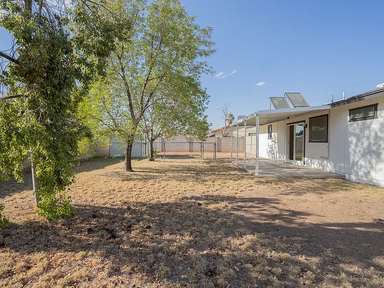 3142 N 78th Dr — Photo 27